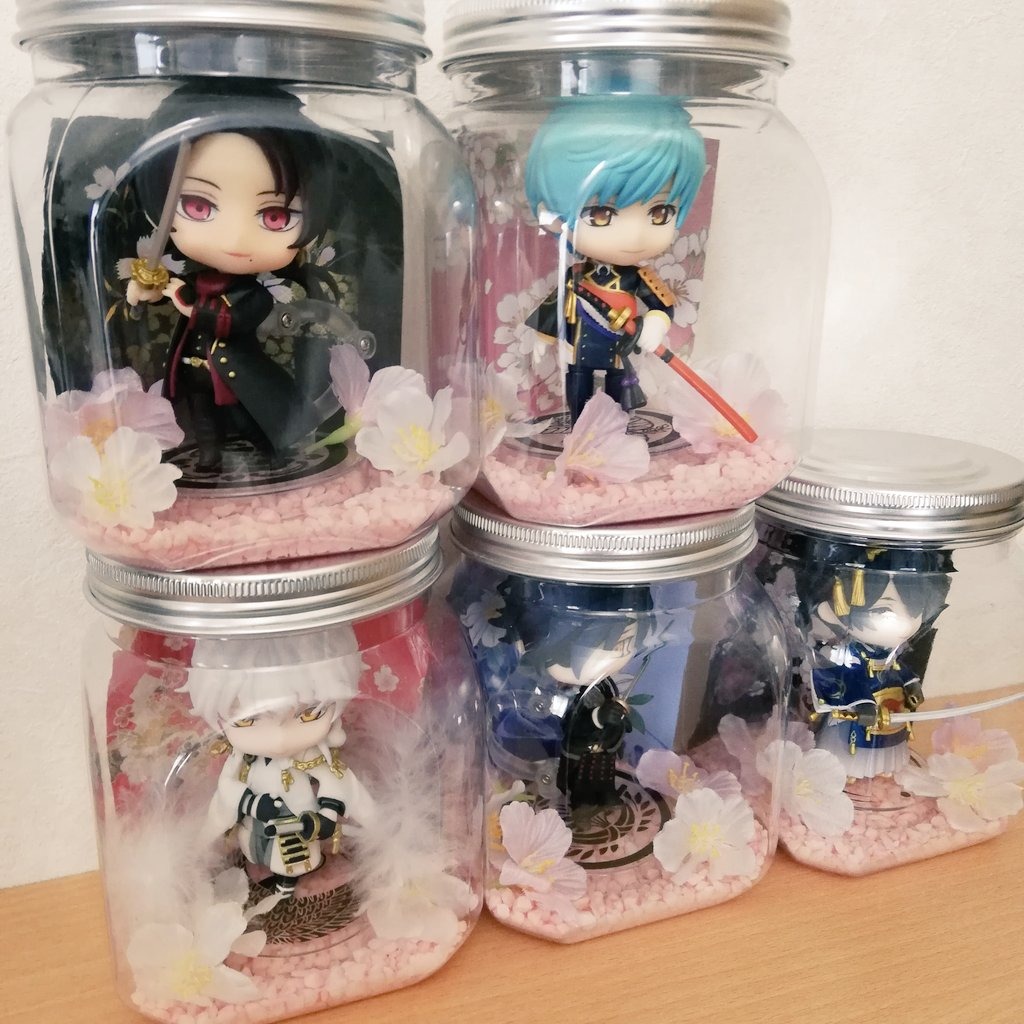 刀剣乱舞のねんどろいどを瓶に詰めて可愛くした画像