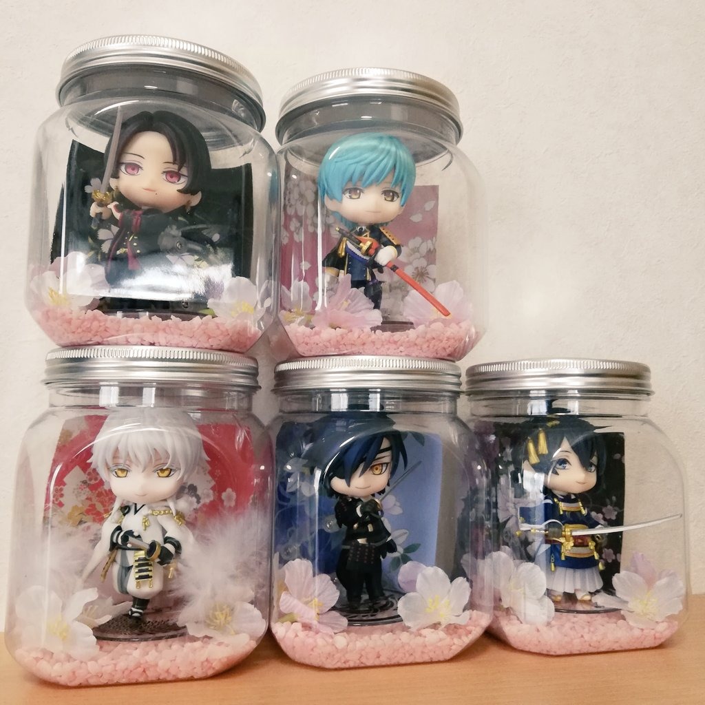 刀剣乱舞のねんどろいどを瓶に詰めて可愛くした画像